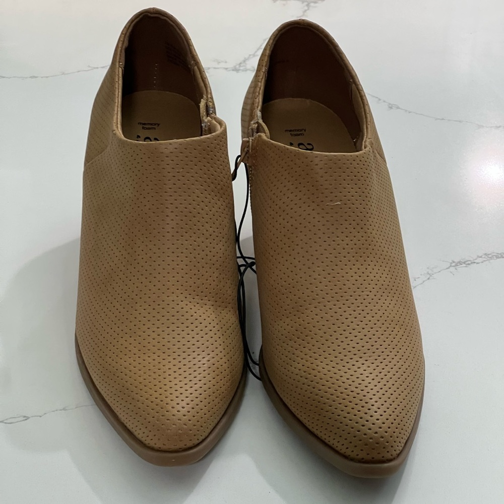 a.n.a Memory Foam Robbin Tan NEW CB16